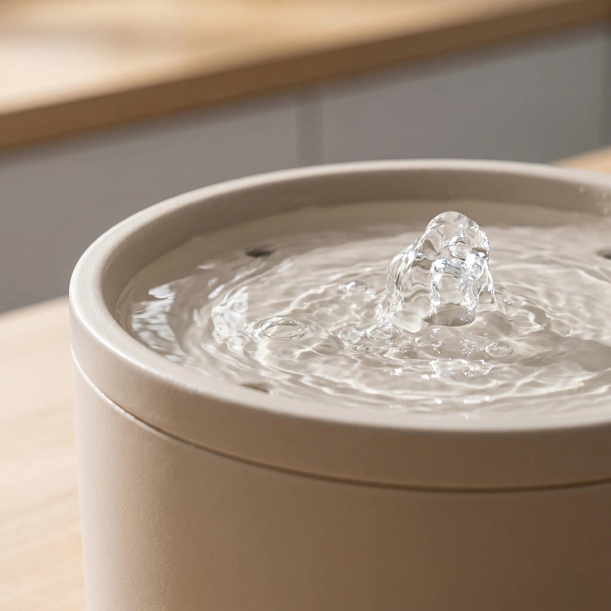 Ceramic Cat Water Fountain – 4-Layer Filtration, Ultra-Silent 20dB & USB Powered