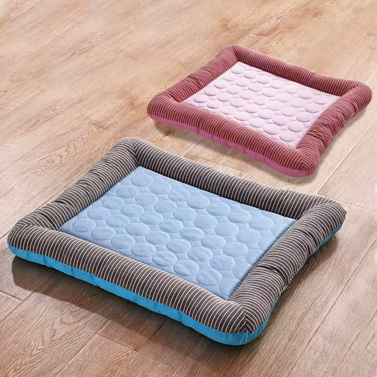 Dog Cooling Mat – Ice Silk & Cotton with Non-Slip Base & Machine Washable