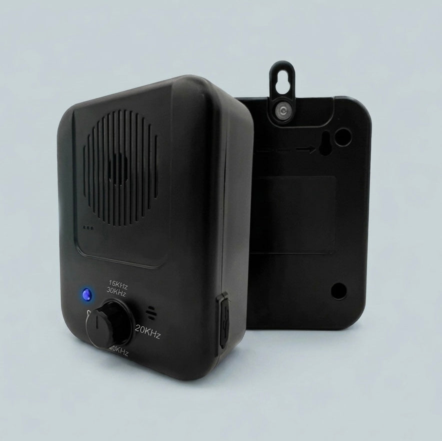 Ultrasonic Bark Control Device – 3 Range Settings & USB Rechargeable
