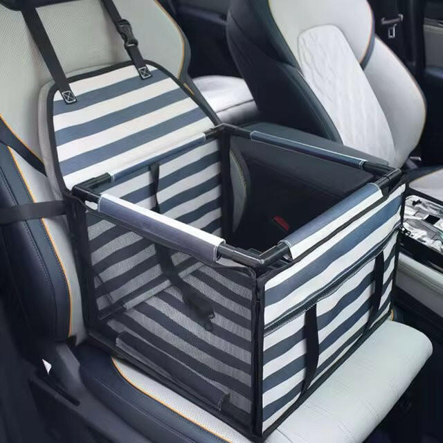 Elevated Dog Car Seat – Side Storage Pockets & Adjustable Straps for Small Dogs